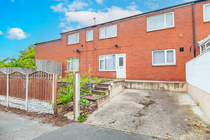 4 Bedroom Terraced House For Sale In Louis Grove, Chapeltown, Leeds, LS7