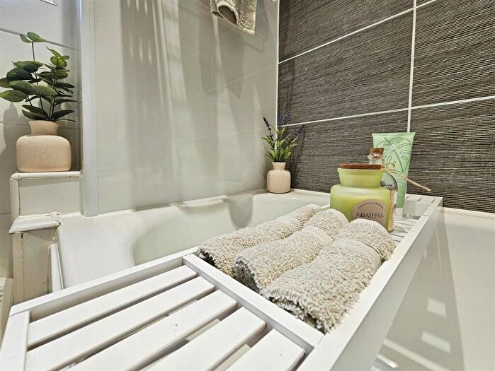 2 Bedroom Coach House For Sale In St. Moritz Grove, Biddulph, Stoke-On-Trent, ST8