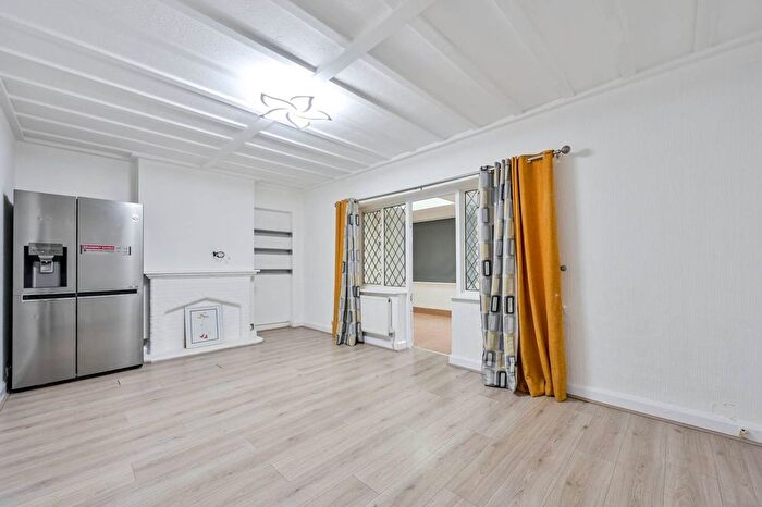 4 Bedroom Detached House To Rent In Westfield Road, Woking, GU22