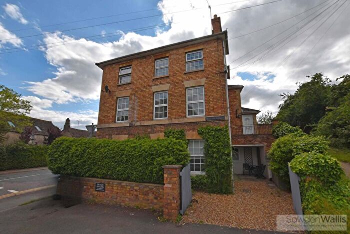 2 Bedroom Apartment For Sale In Tinwell Road, Stamford, PE9