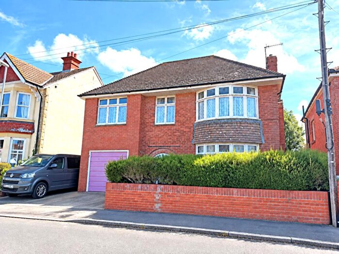 5 Bedroom Detached House For Sale In Jestys Avenue, Weymouth, DT3