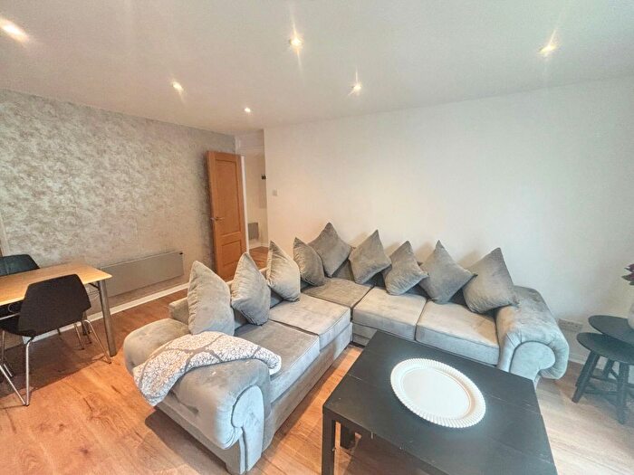 2 Bedroom Maisonette For Sale In Highmoor, Maritime Quarter, Swansea, SA1