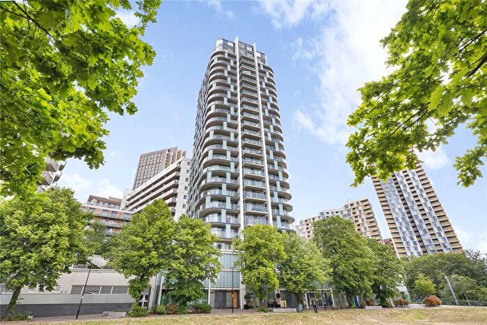 2 Bedroom Flat To Rent In Cornmill Lane, Lewisham, SE13