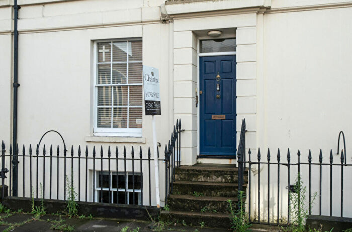 2 Bedroom Maisonette For Sale In Bernard Street, Southampton, Hampshire, SO14