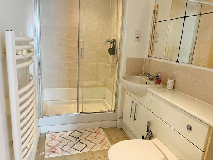 2 Bedroom Flat To Rent In Ashleigh Court, Loates Lane, Watford, Hertfordshire, WD17