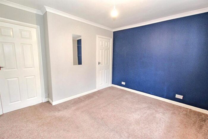 1 Bedroom Flat For Sale In Melvinhall Road, Lanark, ML11