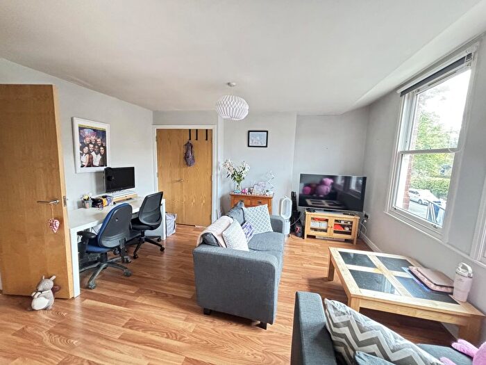 1 Bedroom Flat To Rent In Cardigan Road, Leeds, LS6