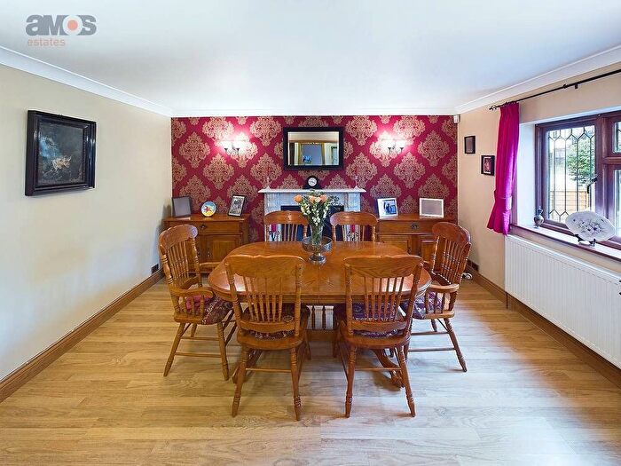 5 Bedroom Detached House For Sale In Main Road, Hockley, SS5