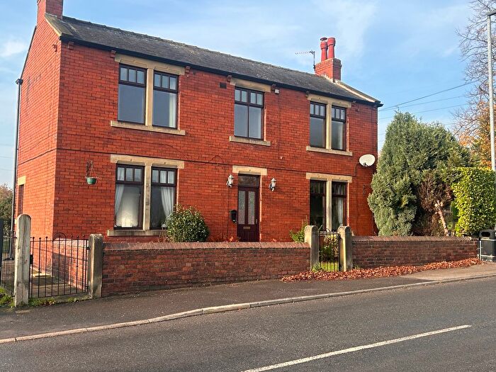 3 Bedroom Detached House To Rent In Spa Street, Ossett, WF5