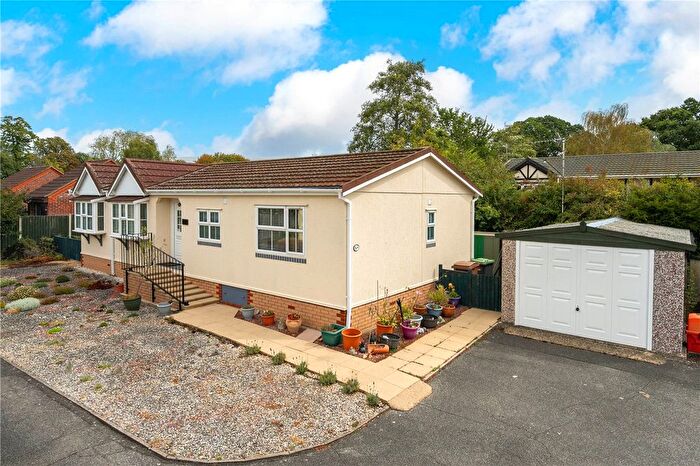 2 Bedroom Bungalow For Sale In Westgate Park, Sleaford, Lincolnshire, NG34