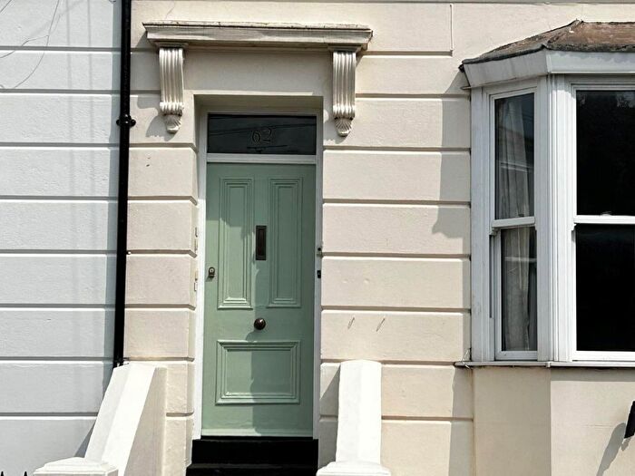 1 Bedroom Flat To Rent In Whitstable Road, Canterbury, CT2
