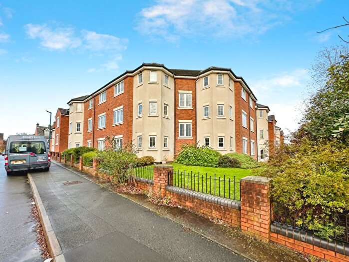 2 Bedroom Flat For Sale In Gough Drive, Great Bridge, Tipton, DY4