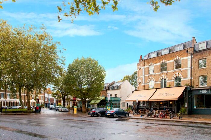 2 Bedroom Apartment To Rent In Lauriston Road, London, E9