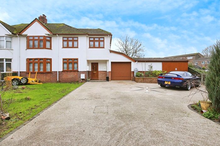 4 Bedroom Semi-Detached House For Sale In Linkside, Bretton, Peterborough, PE3