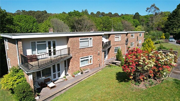 2 Bedroom Flat To Rent In Hurstmere Close, Grayshott, Hindhead, Surrey, GU26