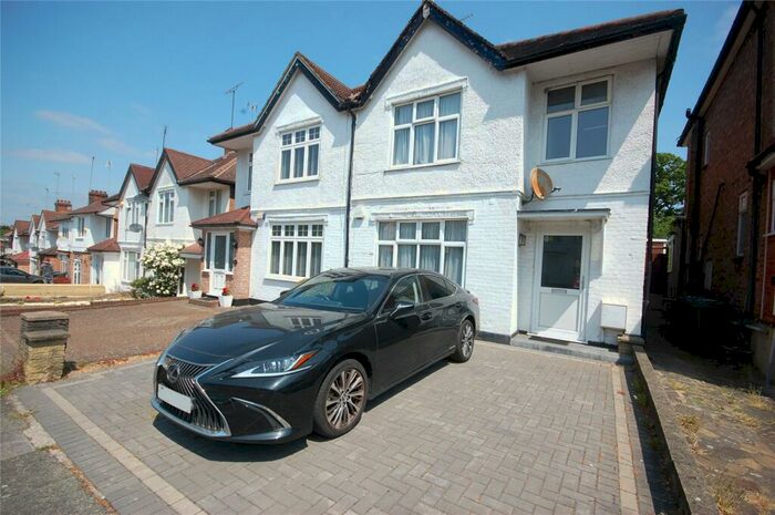 3 Bedroom Semi-Detached House To Rent In Nethercourt Avenue, Finchley, N3