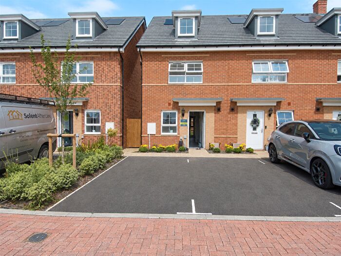 4 Bedroom Property To Rent In St Thomas Grove, Havant, PO9