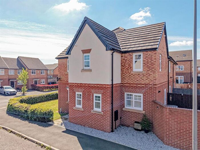 3 Bedroom Semi-Detached House For Sale In Albion Green Place, Atherton, Manchester, M46