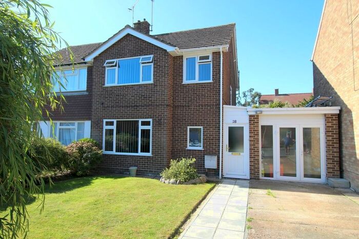 3 Bedroom Semi-Detached House To Rent In The Thatchings, Polegate, BN26