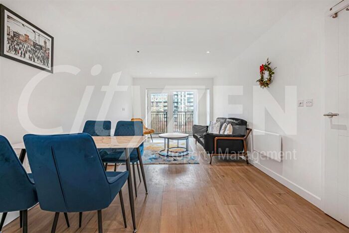 2 Bedroom Flat To Rent In Beaufort Square, London, NW9