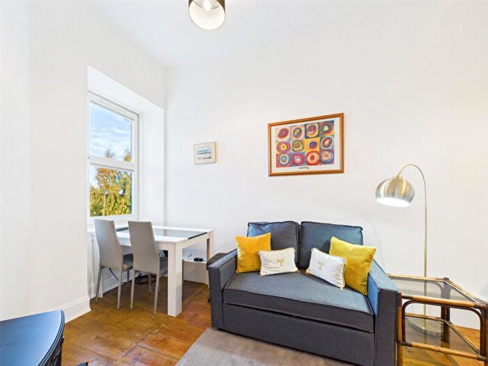 1 Bedroom Apartment To Rent In Dickson Street, Edinburgh, Midlothian, EH6