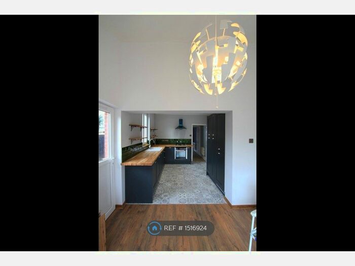 3 Bedroom Semi-Detached House To Rent In Dean Road, Southampton, SO18