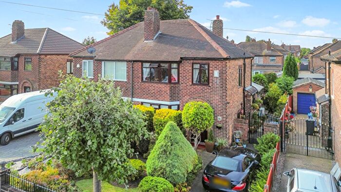 3 Bedroom Semi-Detached House For Sale In Birch Grove, Paddington, WA1