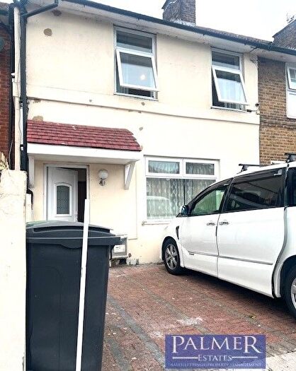 2 Bedroom Flat To Rent In Norman Avenue, London, N22