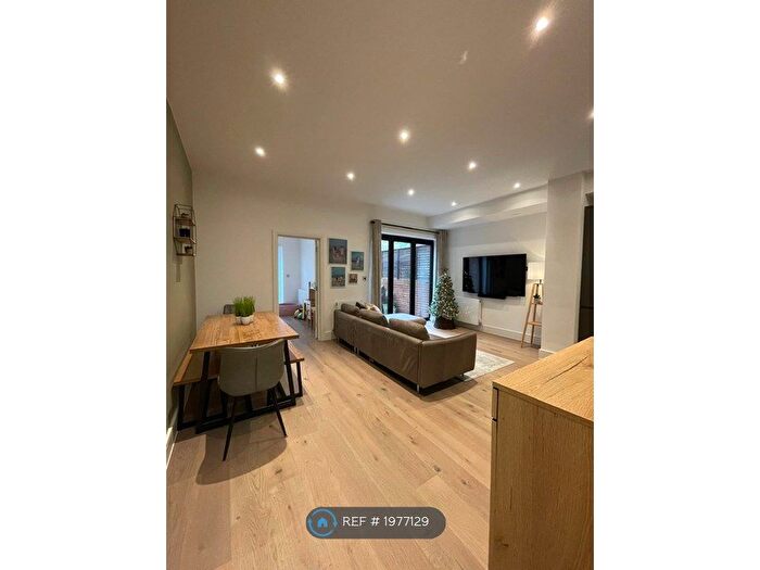 3 Bedroom Flat To Rent In Woodcote Valley Road, Purley, CR8