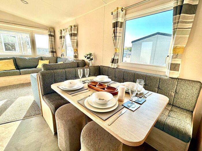 3 Bedroom Park Home For Sale In Carr Road, Felixstowe, IP11