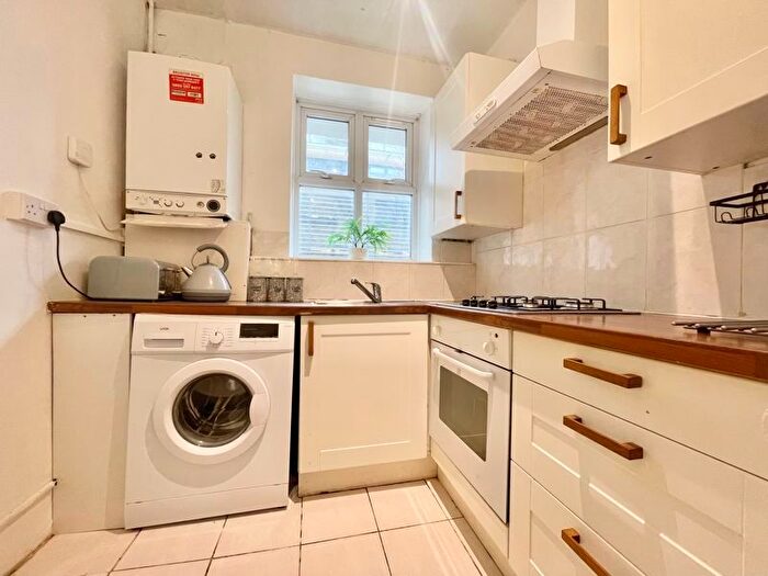 2 Bedroom Flat To Rent In Bevenden Street, London, N1