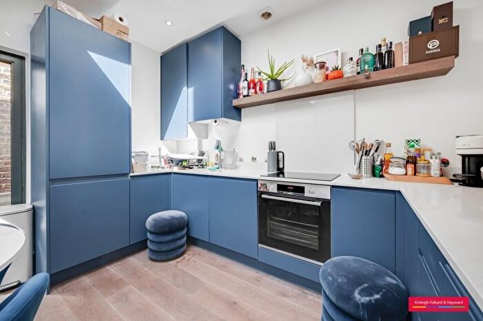 2 Bedroom Flat To Rent In North Pole Road, London, W10