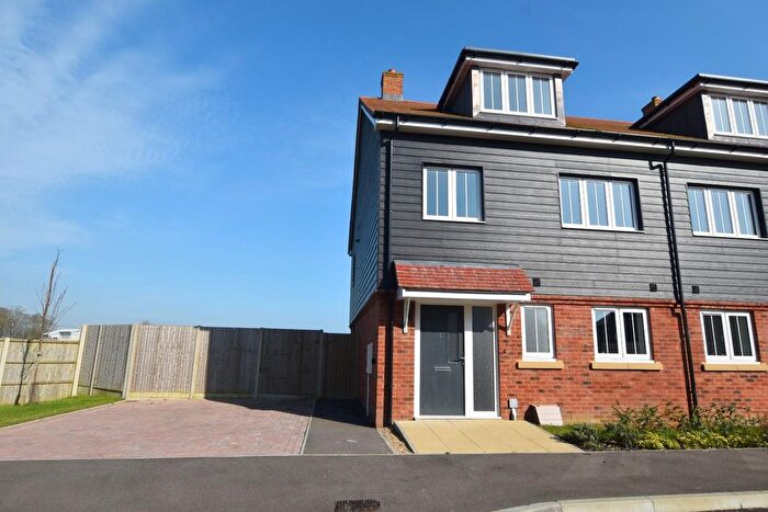 4 Bedroom Town House For Sale In Maude Close, New Romney, TN28
