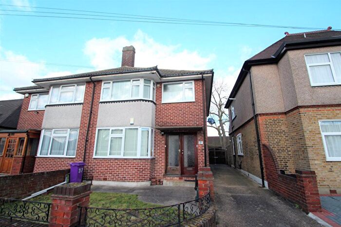 1 Bedroom Maisonette To Rent In Epsom Road, Seven Kings, Ilford, IG3