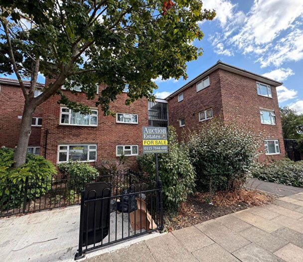 1 Bedroom Apartment For Sale In Westbury Road, Barking, Essex, IG11