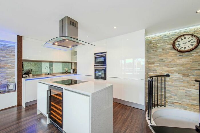 2 Bedroom Flat To Rent In Brewhouse Lane, London, SW15