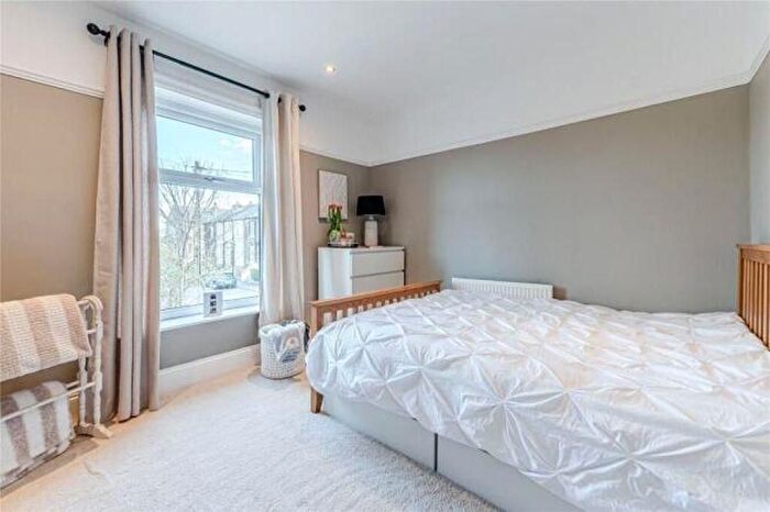 5 Bedroom End Of Terrace House For Sale In Ashgrove Greengates, Bradford, BD10