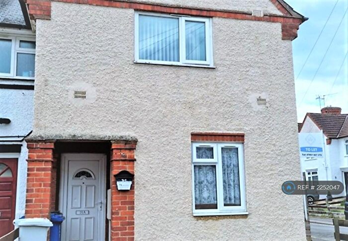 1 Bedroom Flat To Rent In East Avenue, Burton Latimer, Kettering, NN15