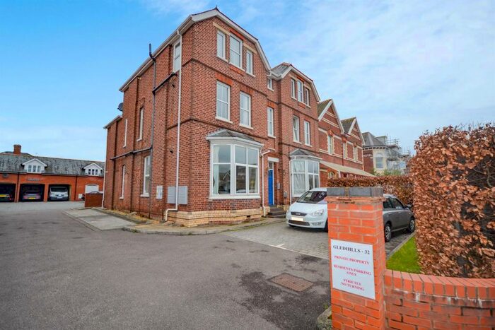 1 Bedroom Flat To Rent In Alphington Road, Exeter, EX2