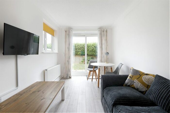 5 Bedroom Semi-Detached House To Rent In Bristol Rise, Bowring Way, Brighton, BN2