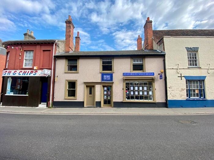 2 Bedroom Apartment To Rent In The High Street Manningtree, CO11