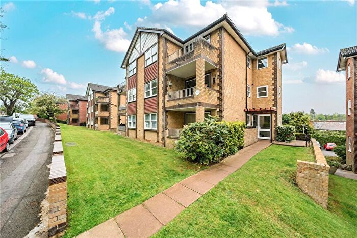 1 Bedroom Apartment For Sale In Waterslade, Elm Road, Redhill, RH1