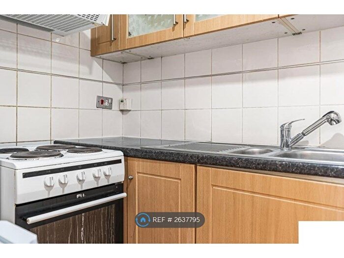1 Bedroom Flat To Rent In Effingham Road, London, N8