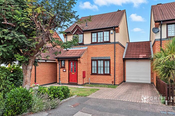 3 Bedroom Detached House For Sale In Chance Close, Chafford Hundred, Grays, RM16