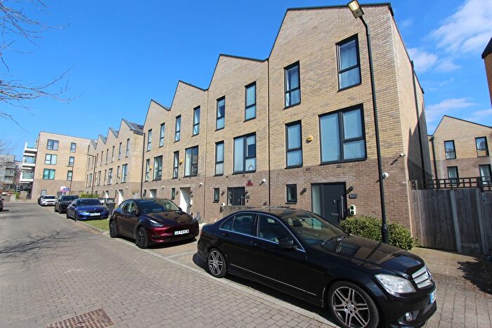 3 Bedroom Town House To Rent In Sandpiper Drive, Harrow, HA2