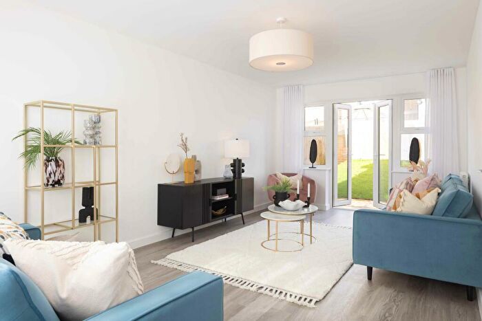 3 Bedroom Semi Detached House For Sale In Station Road Bordon, GU35