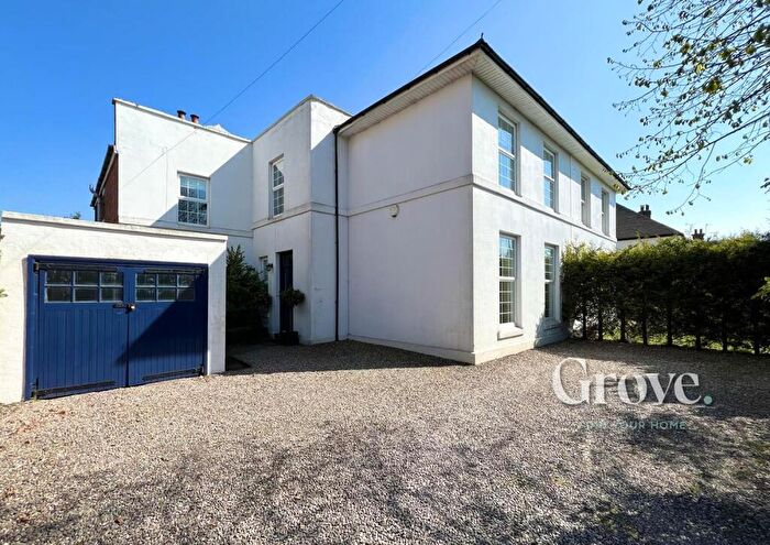 4 Bedroom Semi Detached House For Sale In Chester Road North, Kidderminster, DY10