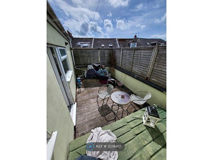 2 Bedroom Flat To Rent In Belmont Street, Plymouth, PL1