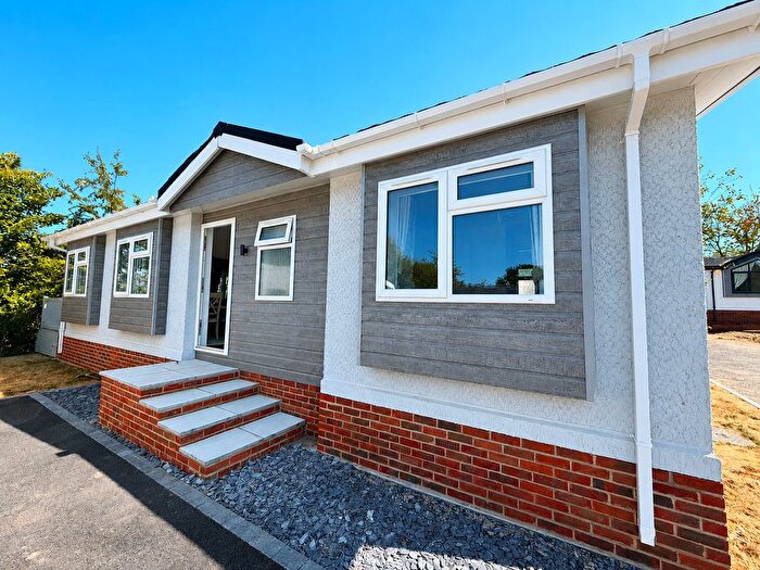2 Bedroom Bungalow For Sale In Labour In Vain Road, Four Seasons Park, Sevenoaks, Kent, TN15