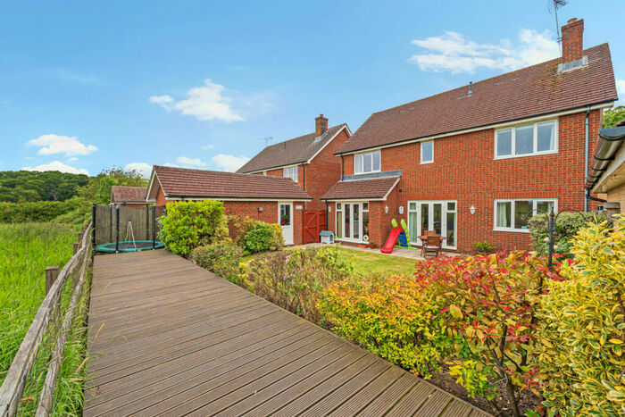 4 Bedroom Detached House For Sale In Saxon Gate, Burghfield, Reading, Berkshire, RG30
